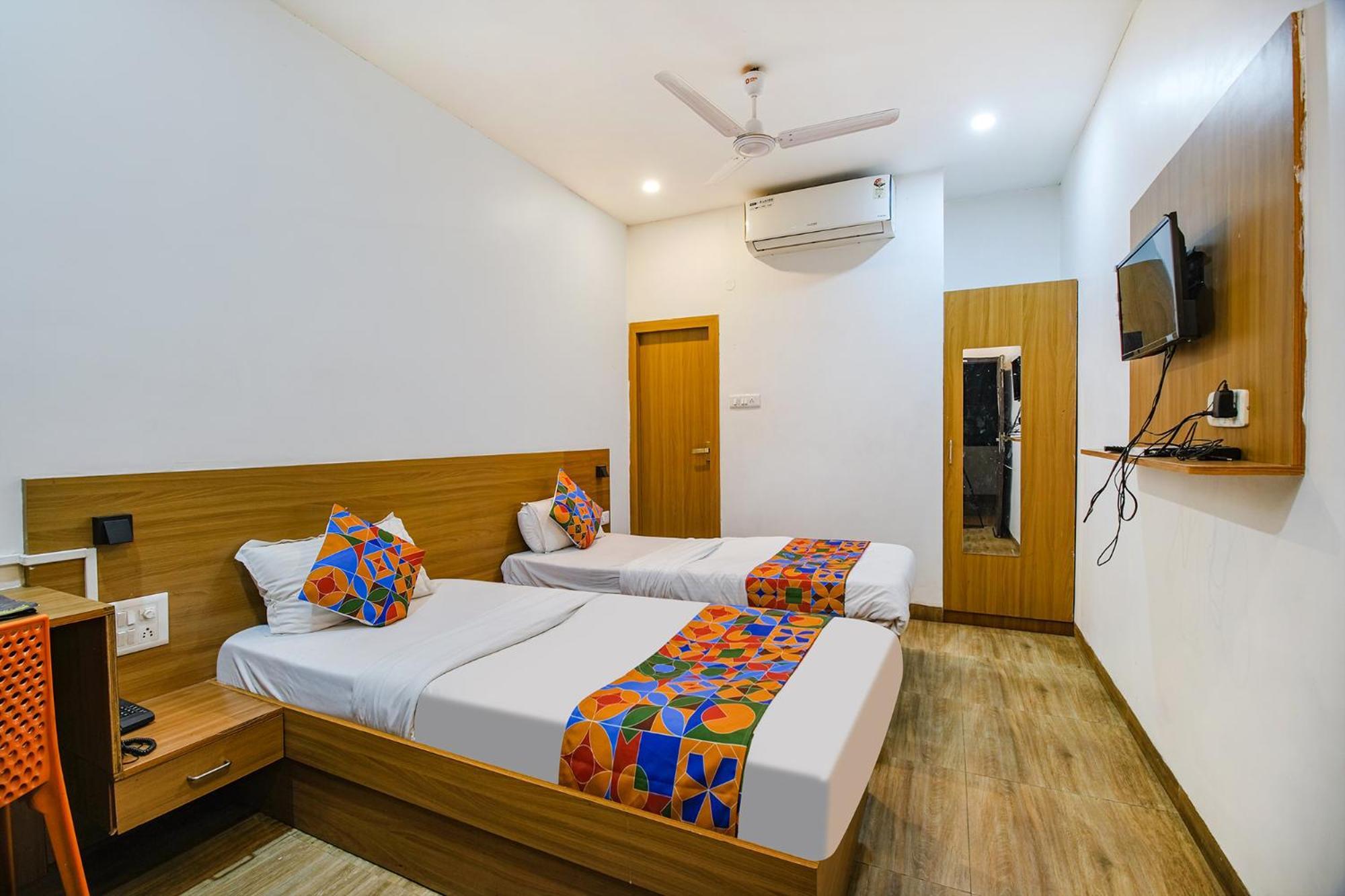 Hotel Fabexpress Anurag Residency Guwahati Zewnętrze zdjęcie
